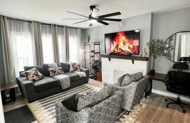 Calm 4BR-3BA 10 min DT Airport by LSP Homes - Foto 11