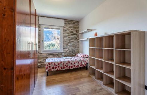 Fly House - Photo 24