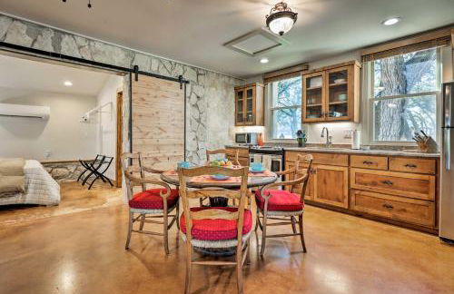 Blanco Riverfront Historic Home, 3 Mi to Downtown! - Foto 9