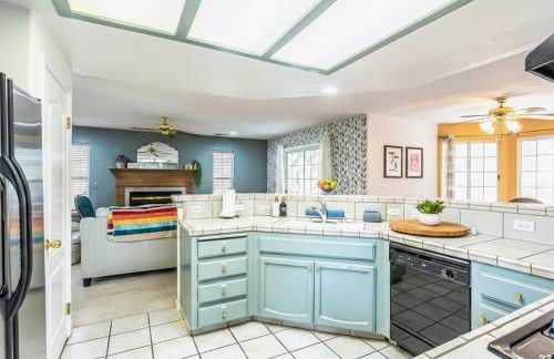 Heaven Heights - HotTub, Pet Friendly, EV Outlet, Pool Table, Game Room, BBQ, FirePit, Library - Foto 12