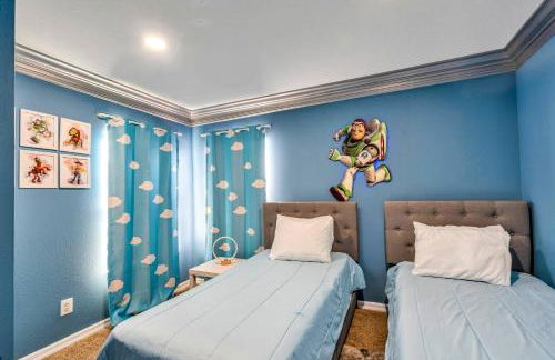 Spacious 7BR Retreat w Pool Game Room - Foto 62