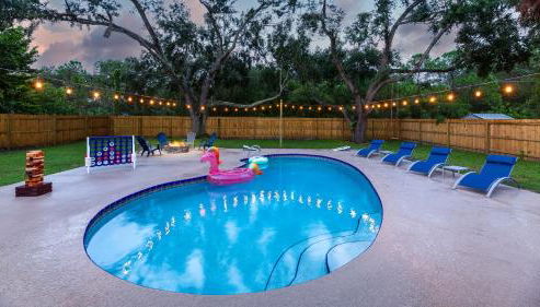 Heated Pool, Game Room & 4Bdrm - Bay Bungalow - Foto 4, sunbed, Game Room