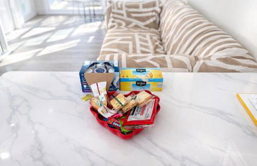 Brand new private Home with Yard free parking, near Ontario airport - Foto 16