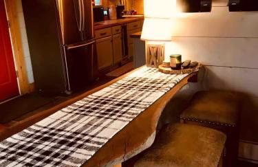 The Birches Cabin, at home in the woods! - Foto 15