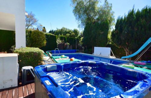 High Quality, Spacious, 4 Bedroom private Villa - Photo 3