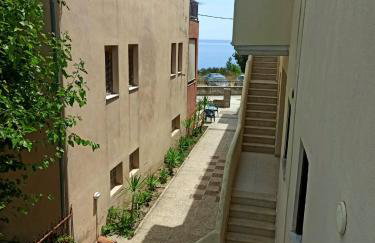 Artistic 2 Apartment - Photo 28