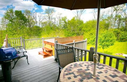 Romantic Forest Cabin with Amazing Private Deck and Spa in Ohio - Foto 2