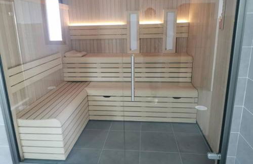 Chez Christian Chalet aux bords du lac de Peyre - Foto 13