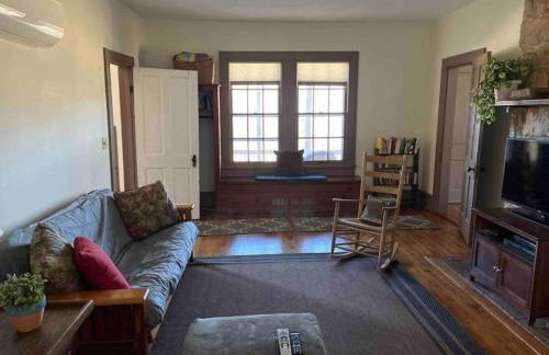 Inviting Cottage Rental on a Private Farm in Rileyville, Virginia - Photo 36