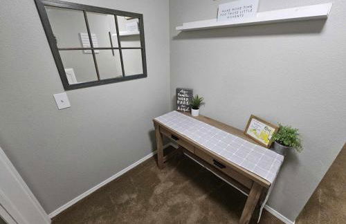 Centrally Located 1500 SqFt Private Guest Suite with Hot Tub - Foto 9