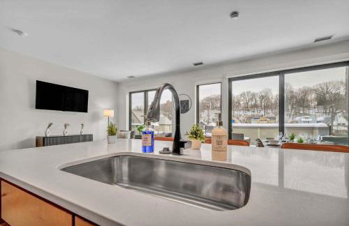 Cleveland Clinic w KingBed Balcony Gym Parking WD - Foto 20