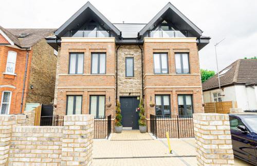 Superb Top Floor 1-Bedroom Flat With Charming Two Balconies - Foto 14