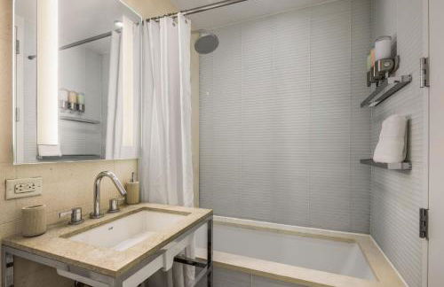 Chic NYC Retreat Beside Broadway & Iconic Sights - Foto 6