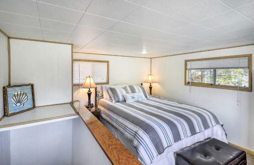 Coastal PNW Gem with Hot Tub - Walk to Beach! - Foto 21