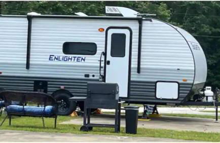 Jeff & Toya Cozy RV - Foto 1