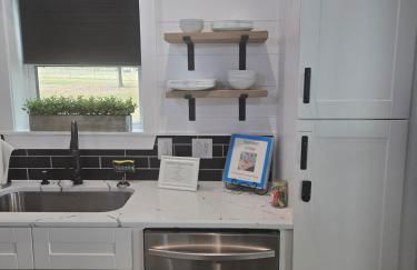 New Lux Cottage by Lake, King bed, Full Kit, Wi-Fi - Foto 24