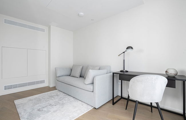 Deluxe Riverside Apartment With City Views - Foto 28