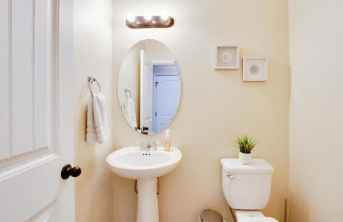 Waterfront Allyn Home with Fire Pit and 2 Kayaks! - Foto 36