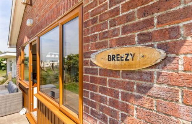 Host Stay Breezy Bungalow - Foto 21