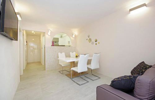 Split Symphony Garden: Modern, new Apartment (4+1), 5 min walk to ˝Firule˝ SAND BEACH, 12 min walk to CITY CENTER - Foto 29