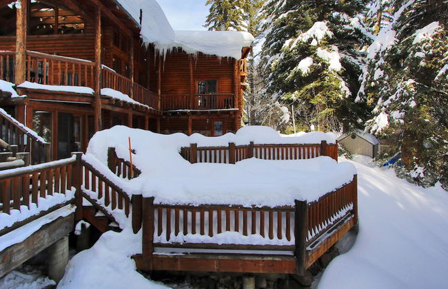 Log Cabin on the Stream - Photo 28