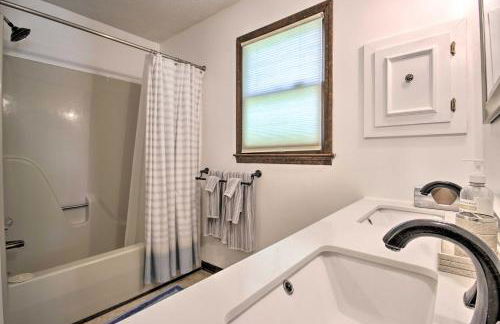 Lush Gilbert House with Outdoor Oasis on Lake Murray - Foto 17