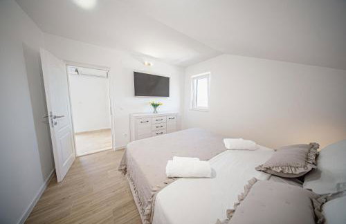 Holiday house Greenside - with a pool - Foto 48