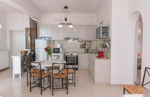 Villa with View of Agios Ioannis and Pool with Jacuzzi - Foto 14