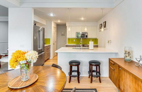 Modern Home Close to Dtwn Woodinville with Yard - Foto 8