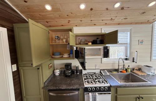Tiny Home at Bear Mountain -Only 25 Min from Anchorage, Great Central location-Cute & Comfortable - Foto 22
