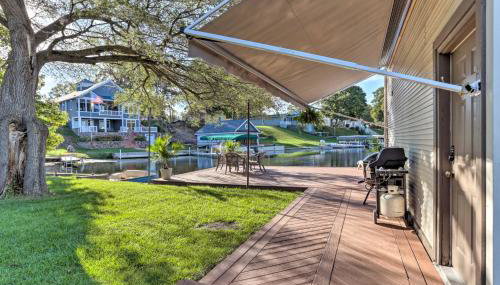 Waterfront Syracuse Home Deck, Fire Pit and Kayaks - Foto 2