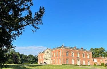 Modern 3 Bedroom Bungalow with Style & Comfort in Leicestershire - Photo 71
