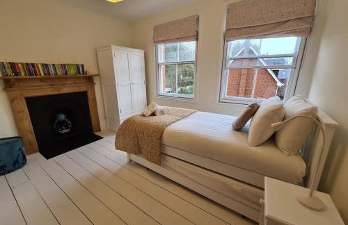 The Shrubbery-Superb Modern home-6 beds-sleeps 11 - Foto 46