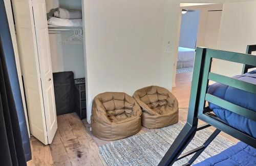 The Sawyer Hideaway - 3BR 2B with Hot Tub & Fire Pit - 5 mins to beach - Photo 24