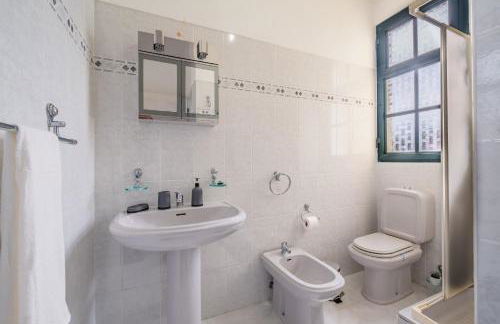 The Balcony - By Wehost - Foto 11