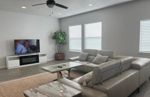 Modern Town House, 3-Bedrooms Home private parking - Foto 1