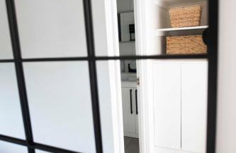 Dorset Stylish Apartment - Photo 25