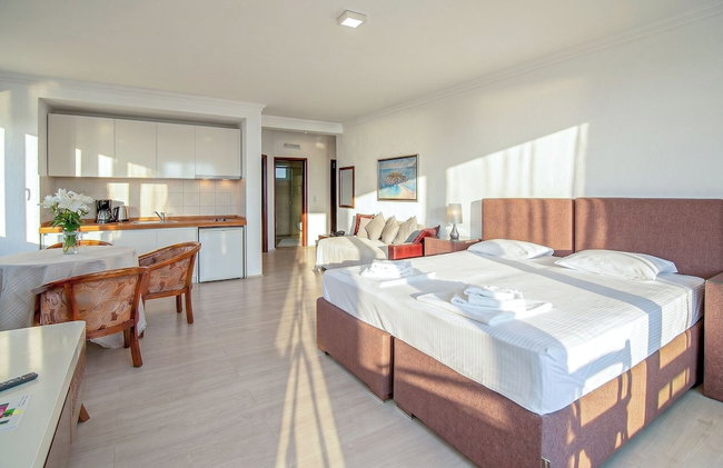 Open Sea Apartments - Photo 49