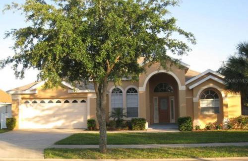 Family Vacation Home With Pool and Spa Near Disney and Universal - Photo 1