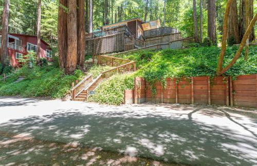 Redwood Cabin with Hot Tub Canyon View and Dogs OK - Foto 30