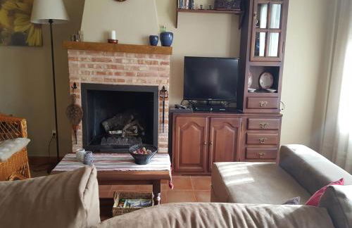 Cottage in Navas de Estena with Pool & Jacuzzi - Photo 15