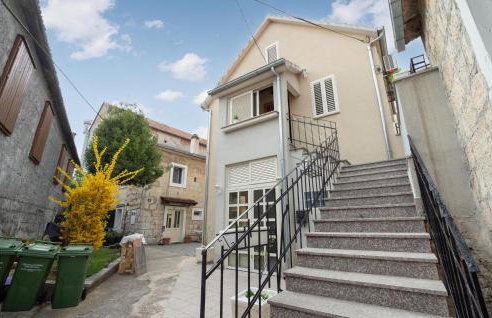 Lovely Apartment In Sinj With Wifi - Foto 1