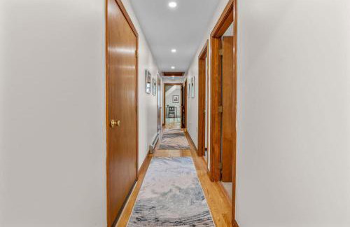 Lovely House 5 Min to Beach with Deck Grill and Garage - Foto 41