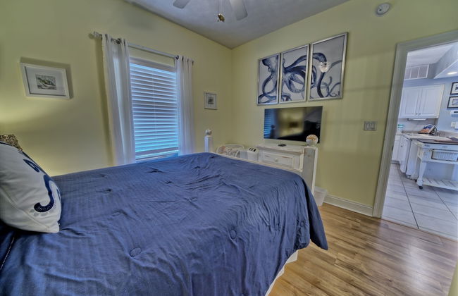 Cozy Oceanfront Condo with Beachside Pool - Unit 1602 by RedAwning - Foto 11