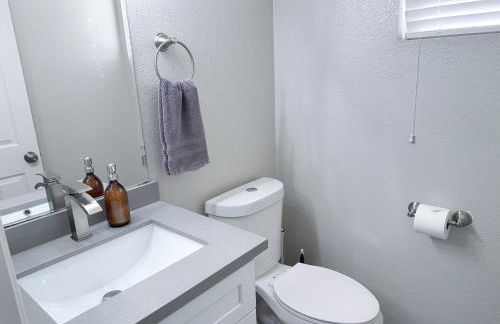 Newly Remodeled Pool Villa 3BD 3BA By Summerlin - Foto 25