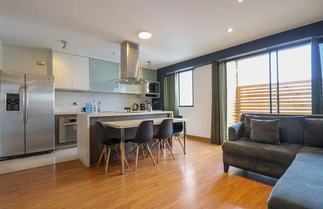 w Picturesque 2BR at Malecon - Photo 50