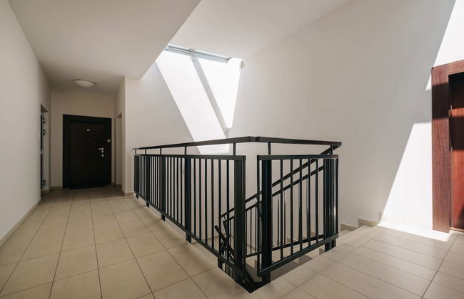 Modern Apartment Across the Ponds - Foto 28