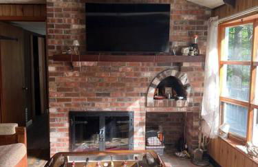 Romantic Pocono house - stream, lake, beach, pool, firepit - Foto 21