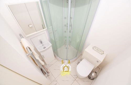 Affleck Stay 2 - SJA Stays - Modern 2 Bed Apartment - Photo 15