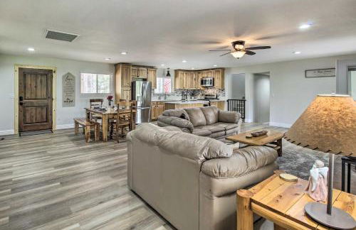 Family Cabin with Game Room! 32 Mi to Sunrise Resort - Foto 6